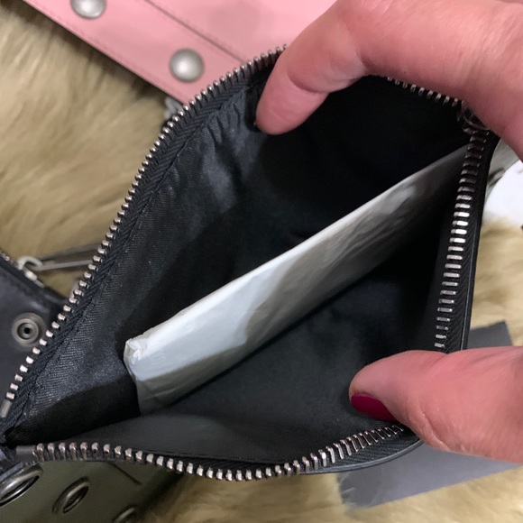 Authentic MOSCHINO Leather 3 in 1 design clip zip Crosby - Picture 10 of 15